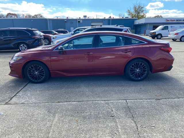 2021 Toyota Avalon Hybrid XSE