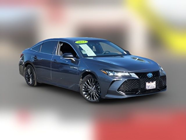 2021 Toyota Avalon Hybrid XSE