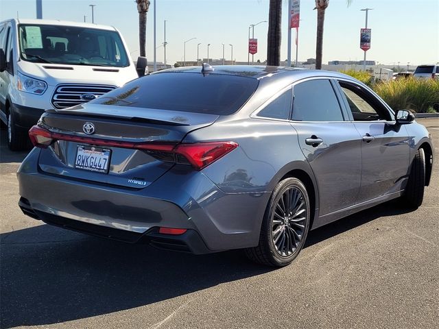 2021 Toyota Avalon Hybrid XSE