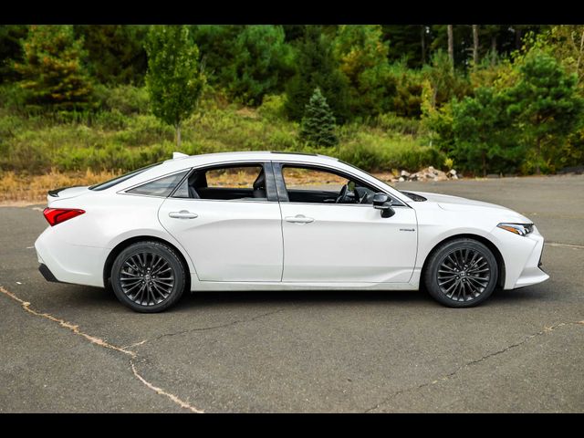 2021 Toyota Avalon Hybrid XSE