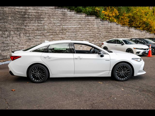 2021 Toyota Avalon Hybrid XSE