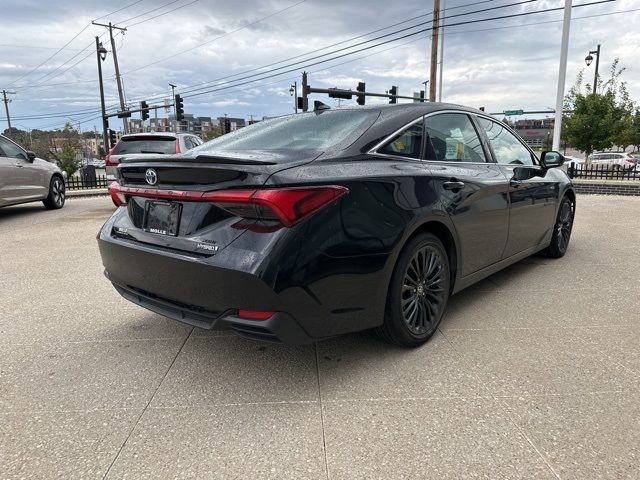 2021 Toyota Avalon Hybrid XSE