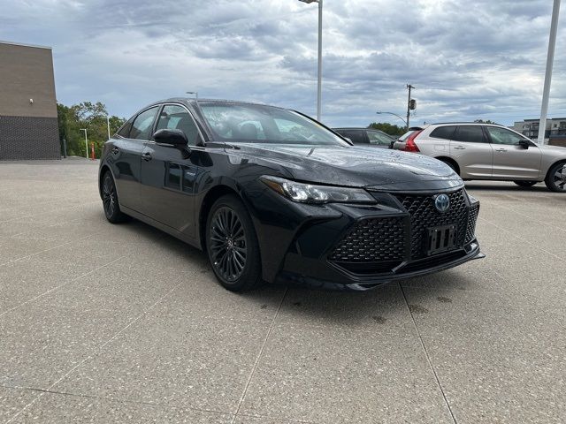 2021 Toyota Avalon Hybrid XSE