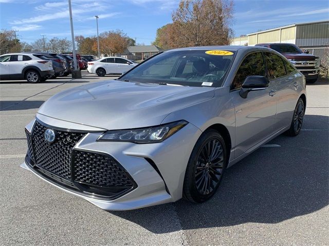 2021 Toyota Avalon Hybrid XSE