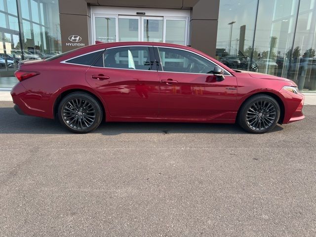 2021 Toyota Avalon Hybrid XSE