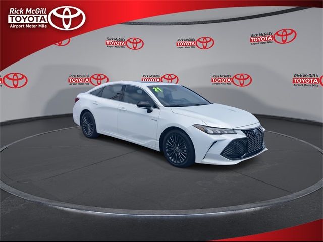 2021 Toyota Avalon Hybrid XSE