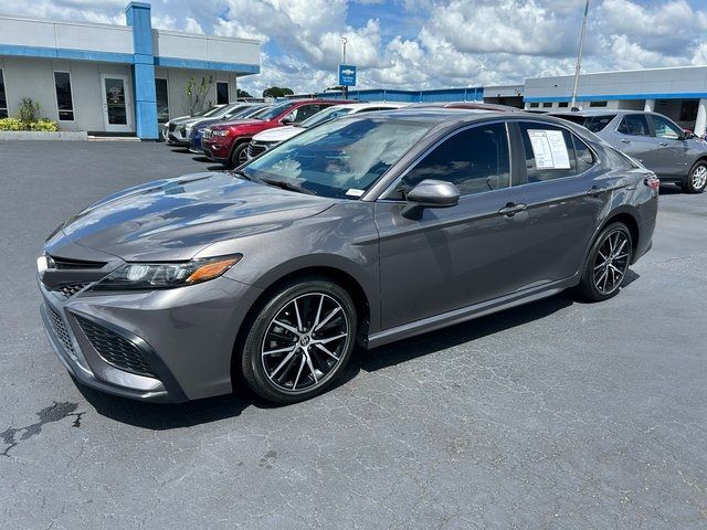 2021 Toyota Camry SE