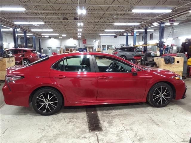 2021 Toyota Camry SE