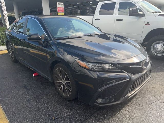 2021 Toyota Camry SE