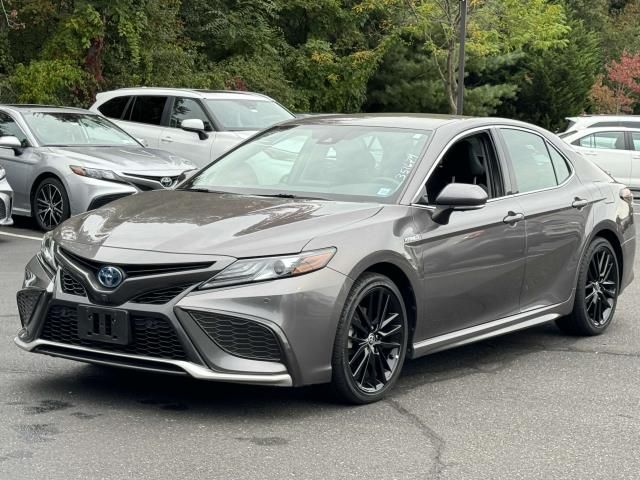 2021 Toyota Camry Hybrid XSE