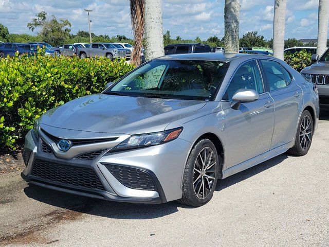 2021 Toyota Camry Hybrid SE