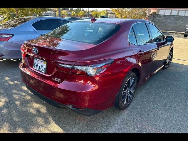 2021 Toyota Camry Hybrid XLE