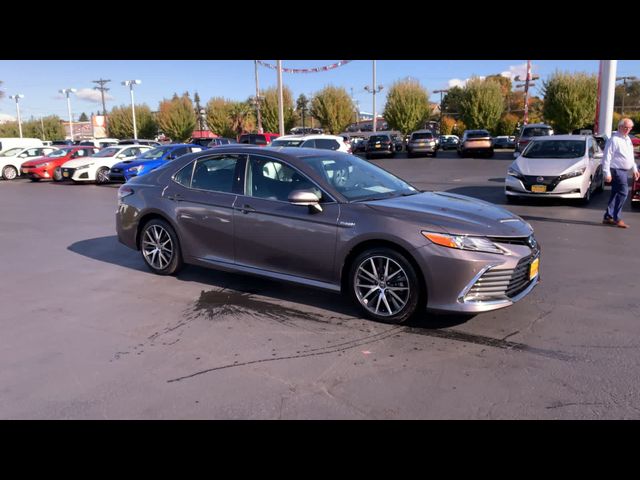 2021 Toyota Camry Hybrid XLE