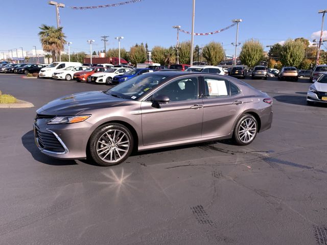 2021 Toyota Camry Hybrid XLE