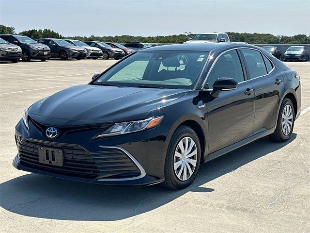 2021 Toyota Camry Hybrid LE