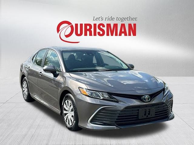 2021 Toyota Camry Hybrid LE