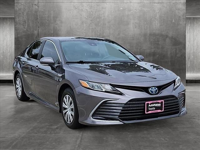 2021 Toyota Camry Hybrid LE