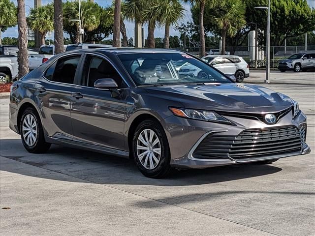 2021 Toyota Camry Hybrid LE