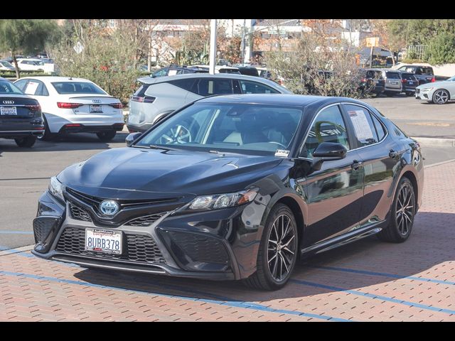 2021 Toyota Camry Hybrid SE