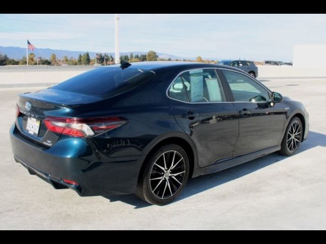 2021 Toyota Camry Hybrid SE