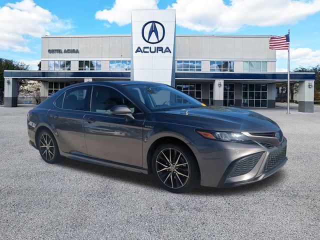 2021 Toyota Camry Hybrid SE