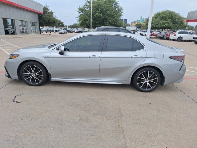 2021 Toyota Camry Hybrid SE