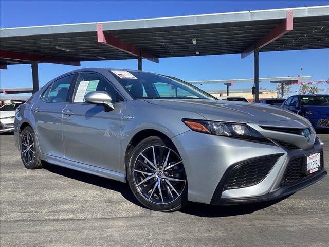 2021 Toyota Camry Hybrid SE