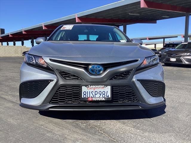 2021 Toyota Camry Hybrid SE