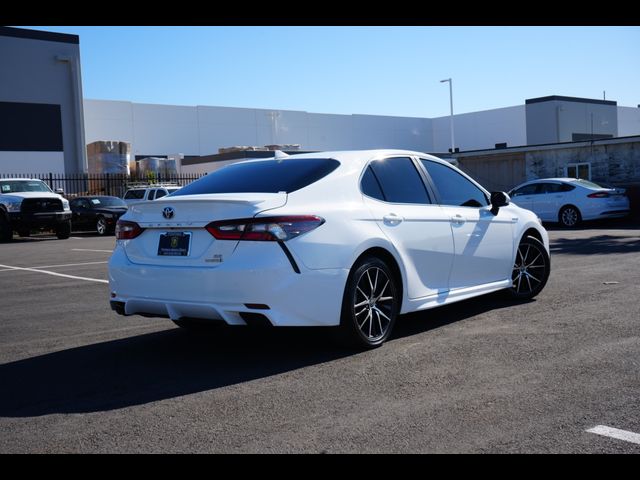 2021 Toyota Camry Hybrid SE