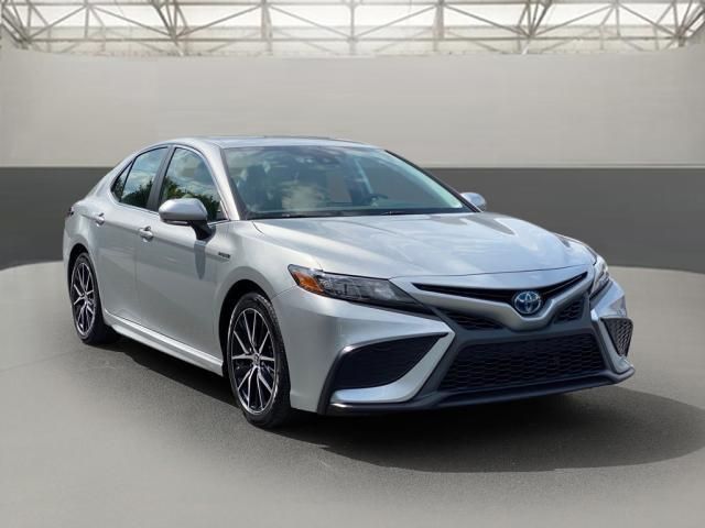 2021 Toyota Camry Hybrid SE