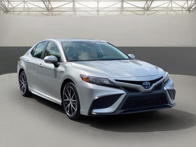 2021 Toyota Camry Hybrid SE