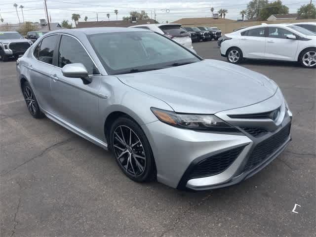 2021 Toyota Camry Hybrid SE