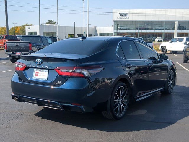 2021 Toyota Camry Hybrid SE