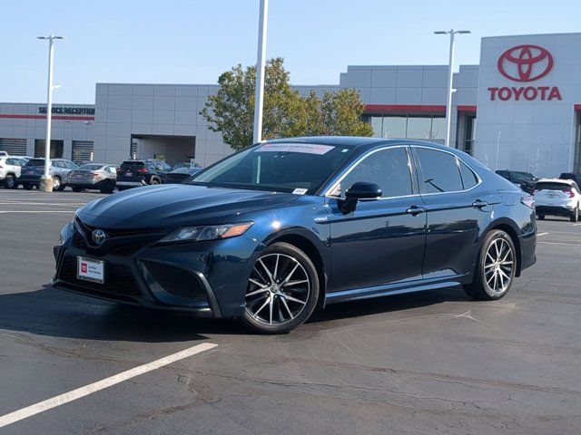 2021 Toyota Camry Hybrid SE