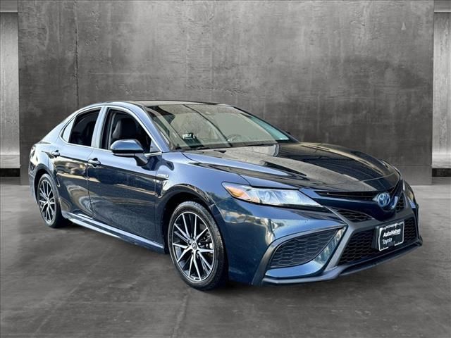 2021 Toyota Camry Hybrid SE