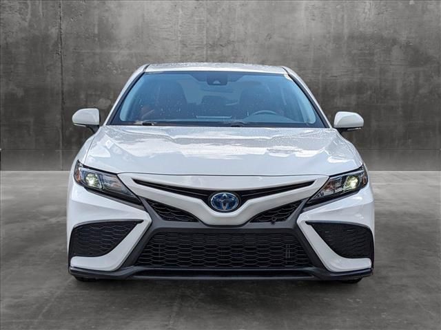 2021 Toyota Camry Hybrid SE