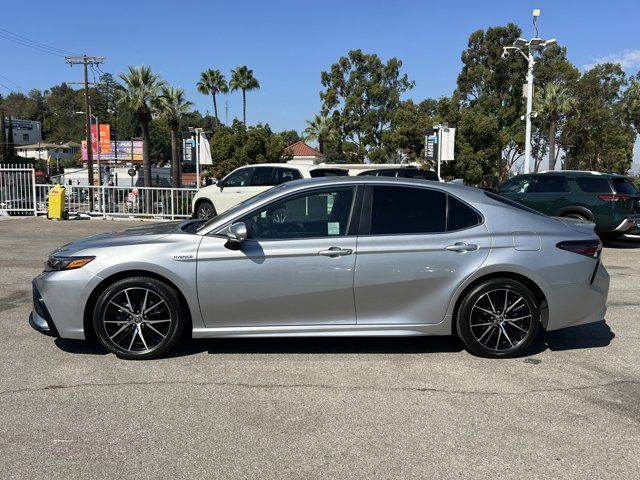 2021 Toyota Camry Hybrid SE