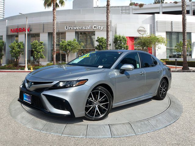 2021 Toyota Camry Hybrid SE