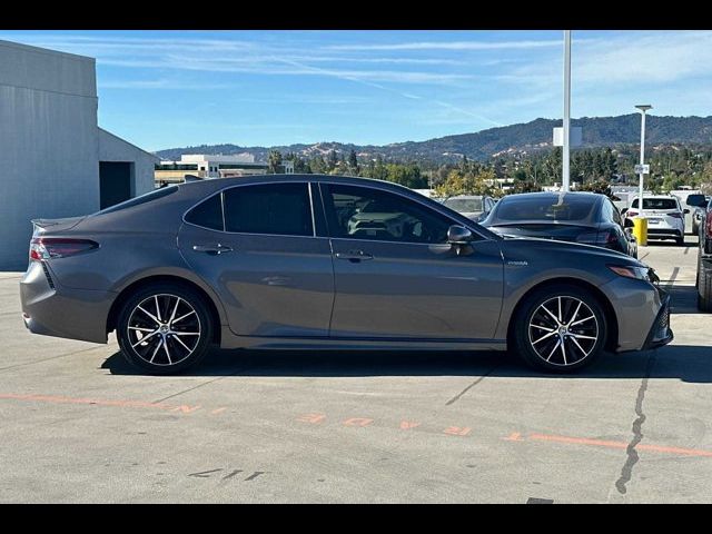 2021 Toyota Camry Hybrid SE