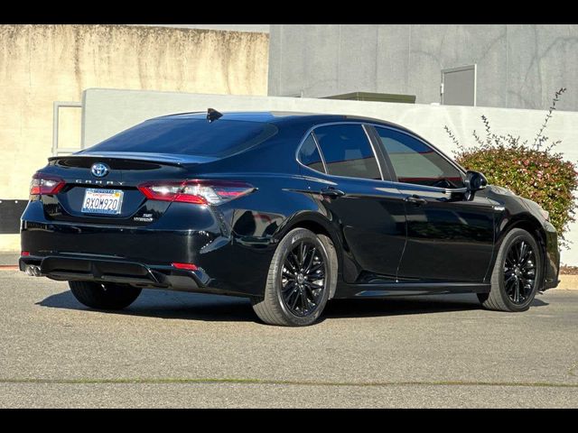 2021 Toyota Camry Hybrid SE