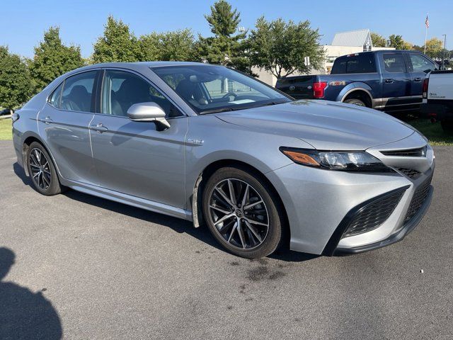 2021 Toyota Camry Hybrid SE