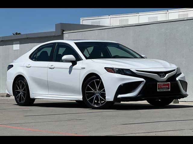 2021 Toyota Camry Hybrid SE