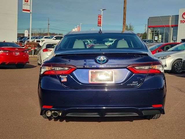 2021 Toyota Camry Hybrid SE