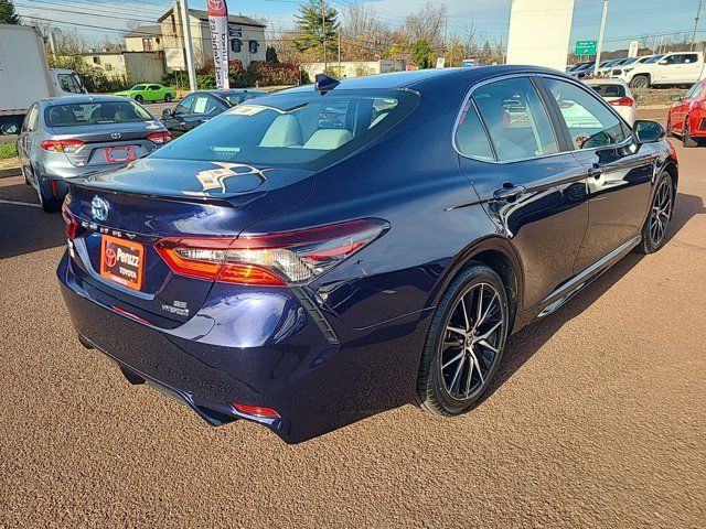 2021 Toyota Camry Hybrid SE