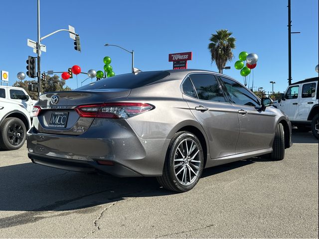 2021 Toyota Camry Hybrid XLE