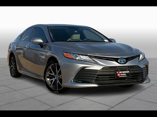 2021 Toyota Camry Hybrid XLE