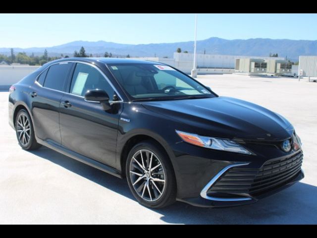 2021 Toyota Camry Hybrid XLE