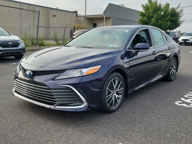 2021 Toyota Camry Hybrid XLE