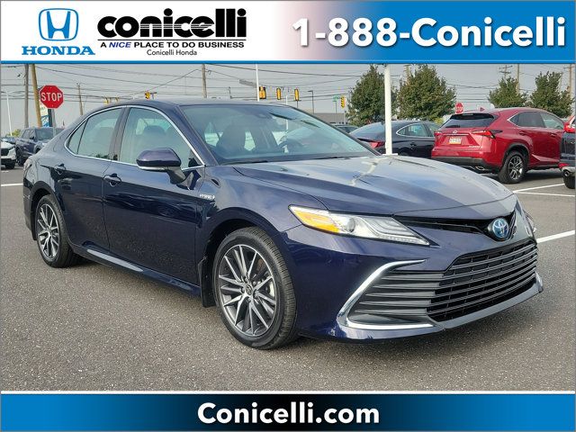 2021 Toyota Camry Hybrid XLE