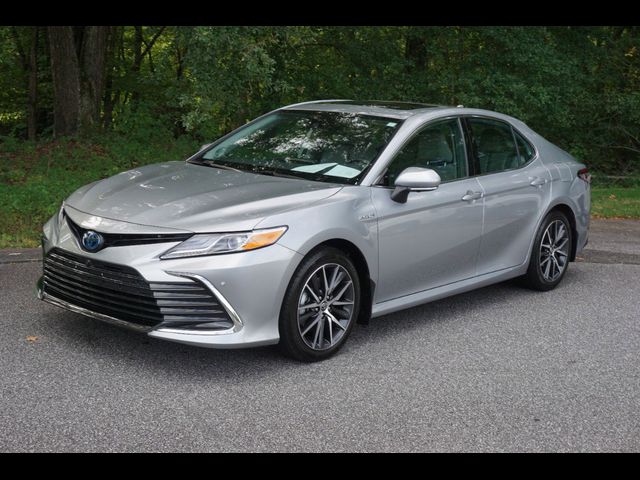 2021 Toyota Camry Hybrid XLE